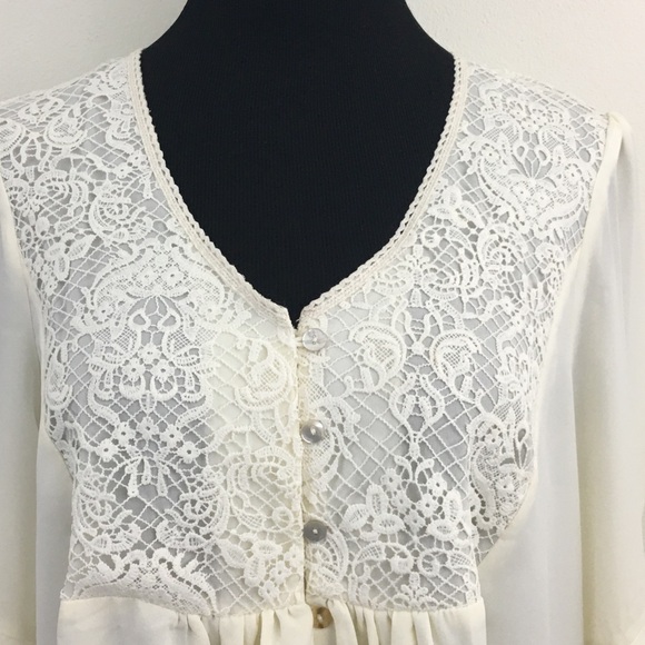 Roaman’s | Lace & Bell Sleeve Blouse - Picture 3 of 11
